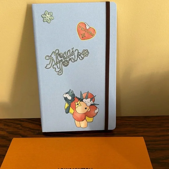 Louis Vuitton Jane New York Notebook with Vivienne as Lady Liberty. - Picture 2 of 7